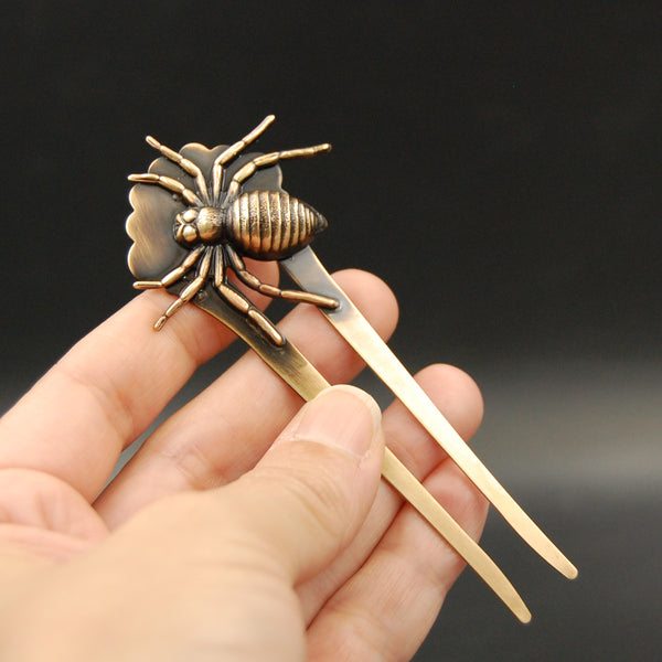 Spider Hair Comb, Perfect for Gothic Wedding or Halloween, Hair Accessory for Updo, Spider Hair Pin for Costume