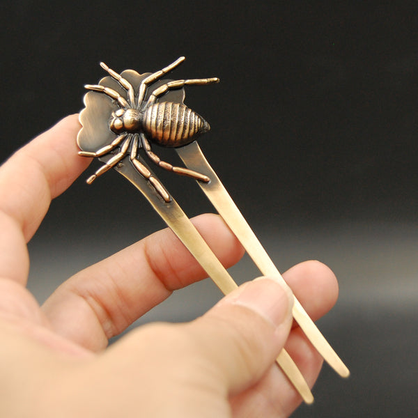 Spider Hair Comb, Perfect for Gothic Wedding or Halloween, Hair Accessory for Updo, Spider Hair Pin for Costume
